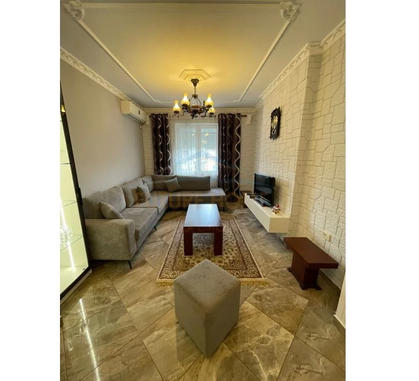 Tirane, jepet me qera apartament 2+1+Aneks+Ballkon Kati 3, 91 m² 900 € (Rrugen Ibrahim Rugova)