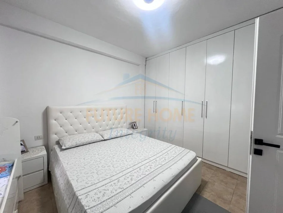 SHITET ME KREDI Tirane, shitet apartament 2+1+2 Kati 2, 102 m² 135.000 € (rruga e thesarit)