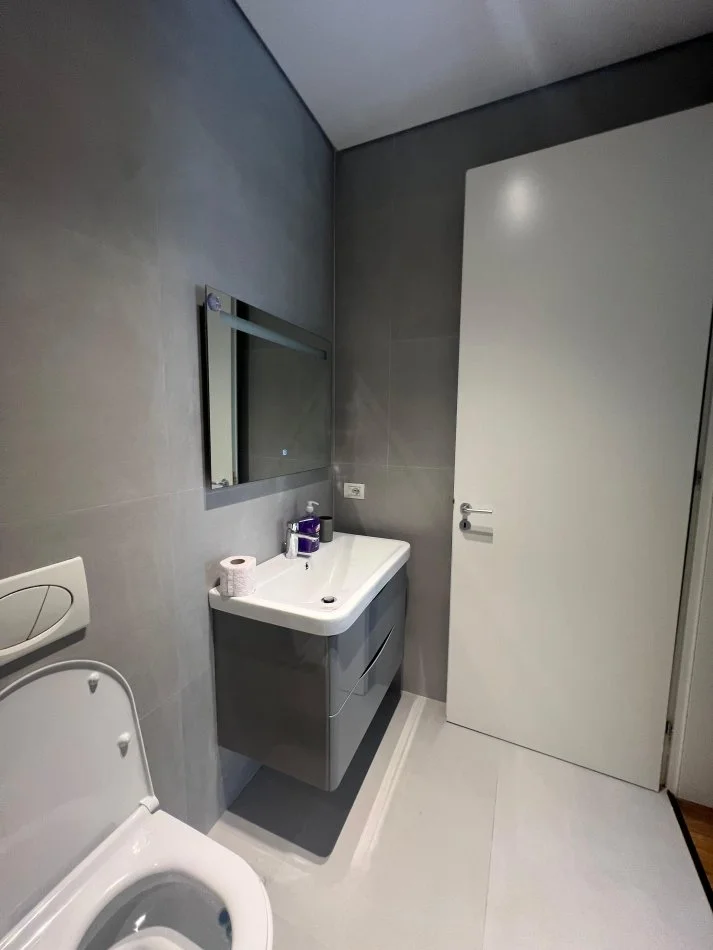 Tirane, jepet me qera apartament 2+1 Kati 2, 115 m² 1.200 € (SECRET GARDEN RESIDENCE)