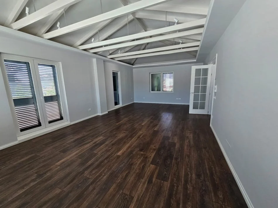 Tirane, jepet me qera Vile 3 Katshe Kati 0, 779 m² 5.000 € 