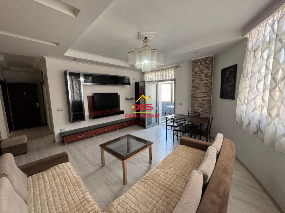 Vlore, jepet me qera apartament 1+1+Ballkon Kati 6, 70 m² 300 € (Rruga Gjergj Arianiti)