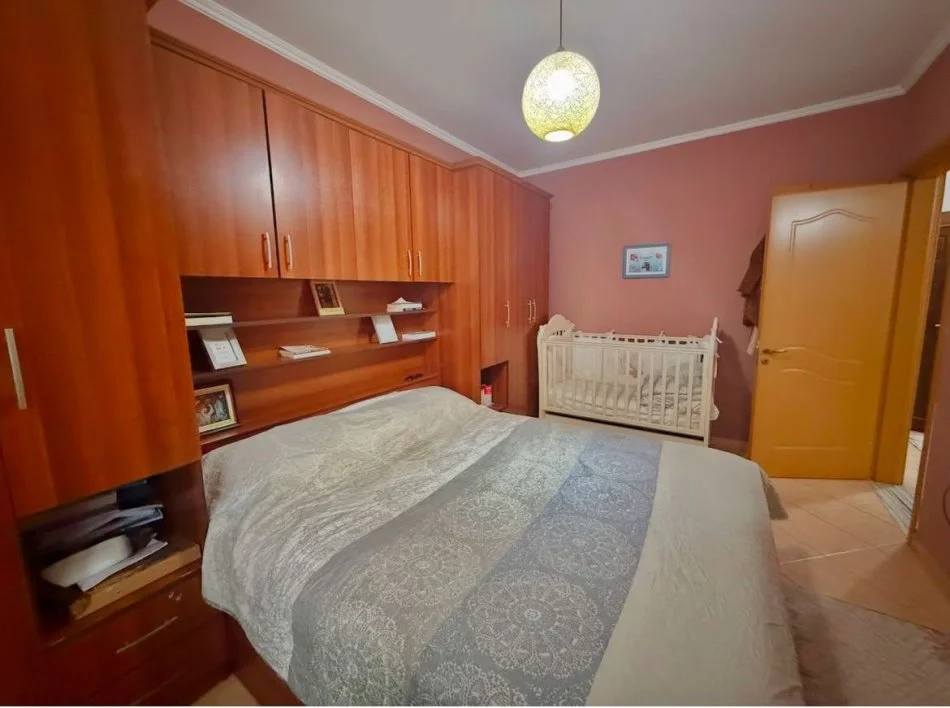 Tirane, jepet me qera apartament 1+1 Kati 5, 500 € (21 Dhjetori)