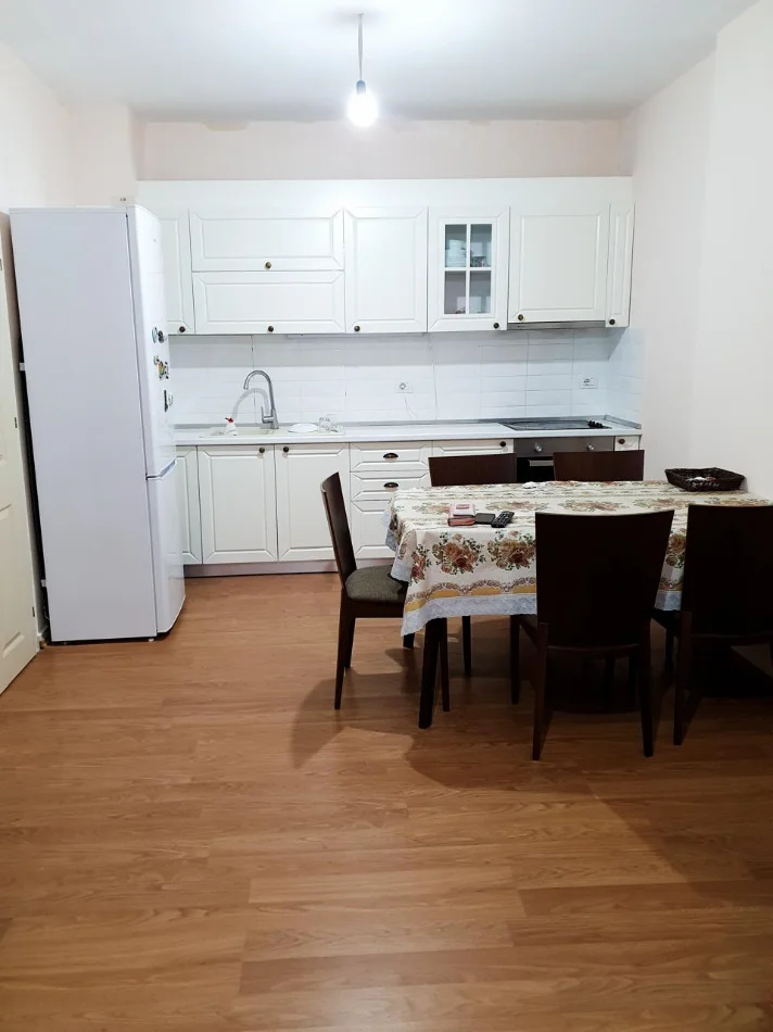 Tirane, jepet me qera apartament 1+1 Kati 4, 60 m² 350 € (Astir , vila L)