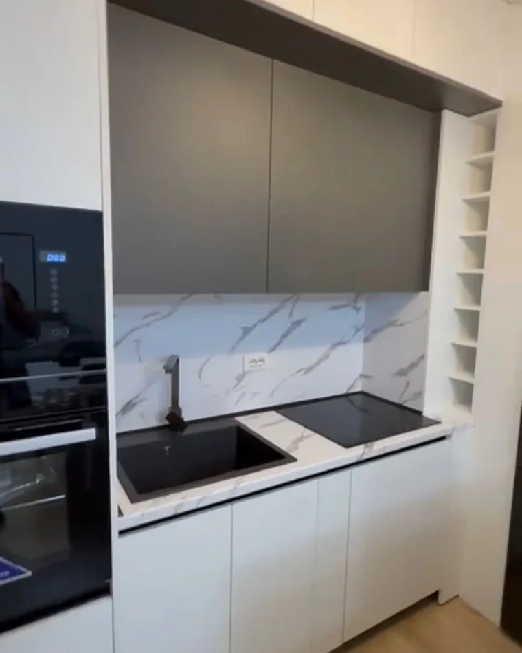 Tirane, jepet me qera apartament 3+1 , 117 m² 550 € 