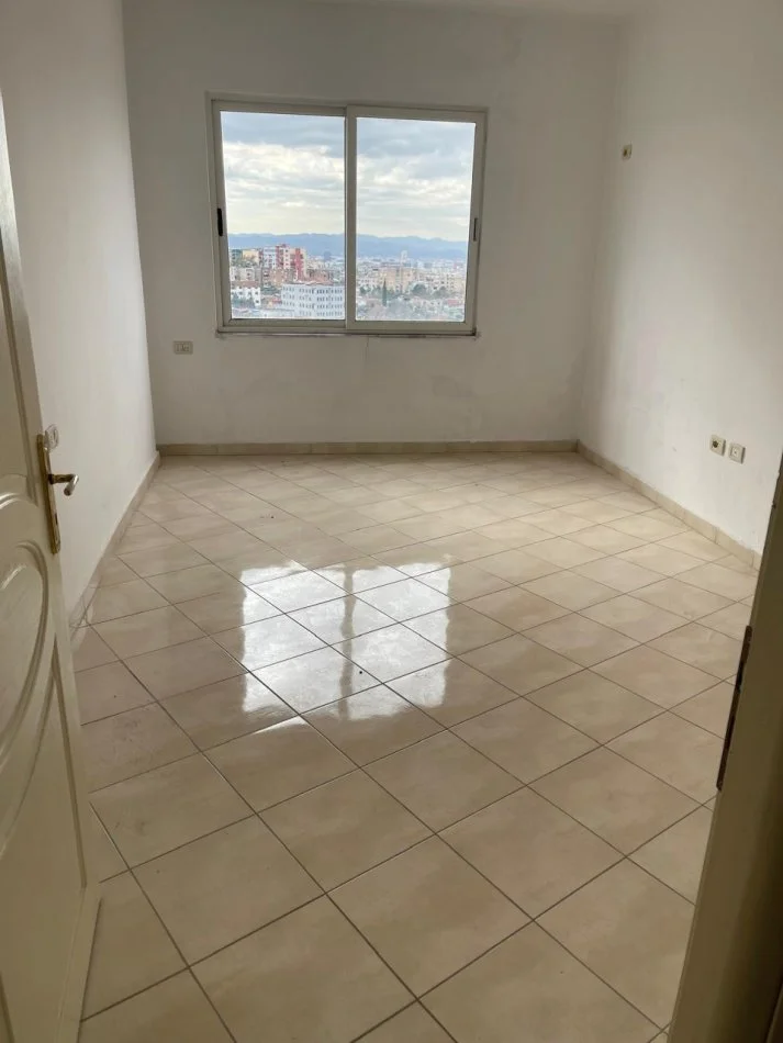 Tirane, shitet apartament 1+1+Ballkon Kati 4, 72 m² 85.000 € (Fresku)