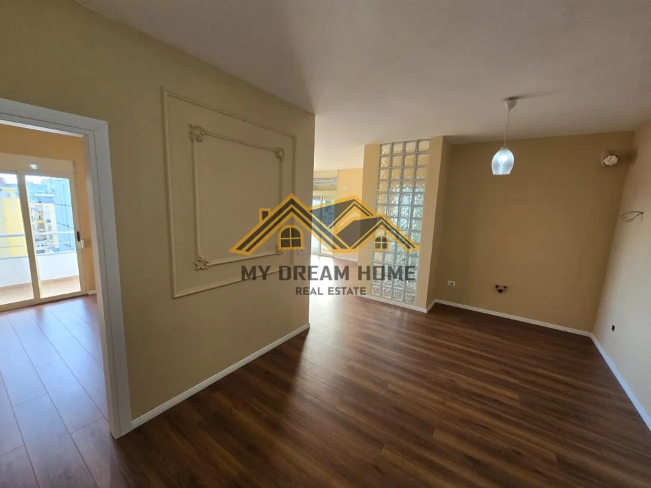 Durres, shitet apartament 2+1+Ballkon Kati 9, 115 m² 160.000 € (POLICIA DURRES)