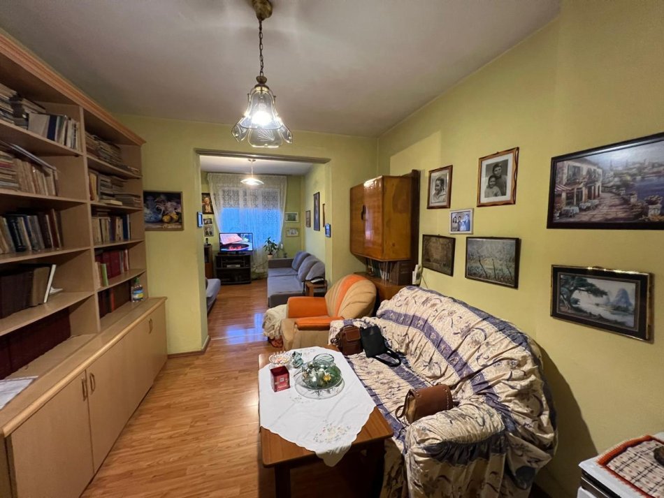 jepet me qera apartament 2+1 Kati 4, 100 m² 600 € (Pazari i Ri)