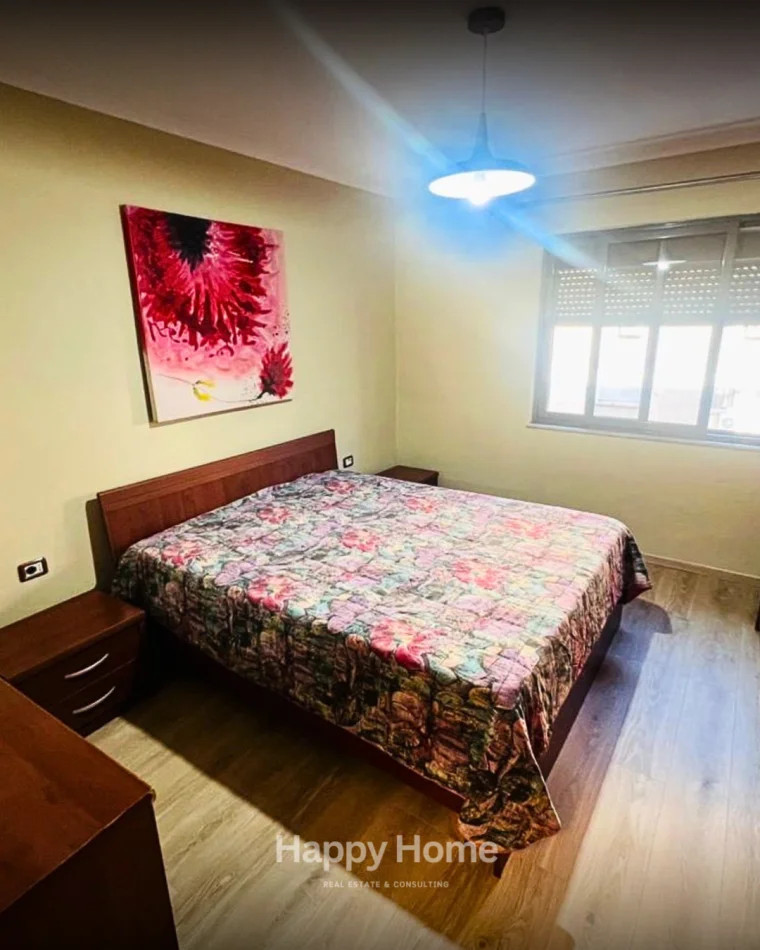 Tirane, jepet me qera apartament 2+1 Kati 4, 68 m² 650 € 