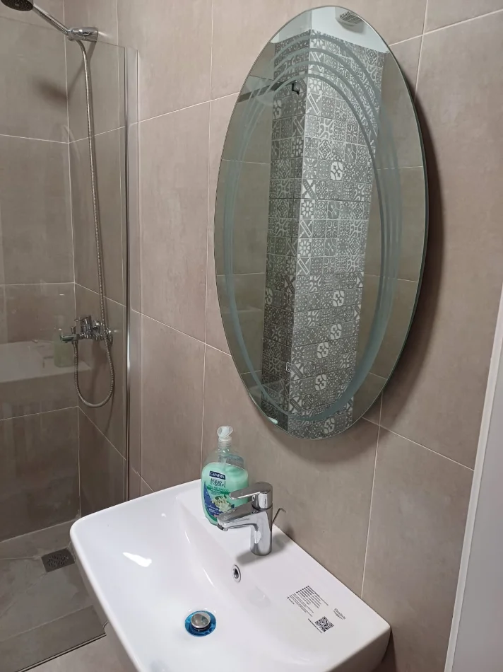 Tirane, jepet me qera apartament 1+1 Kati 6, 57 m² 650 € (Rruga Karl Gega)