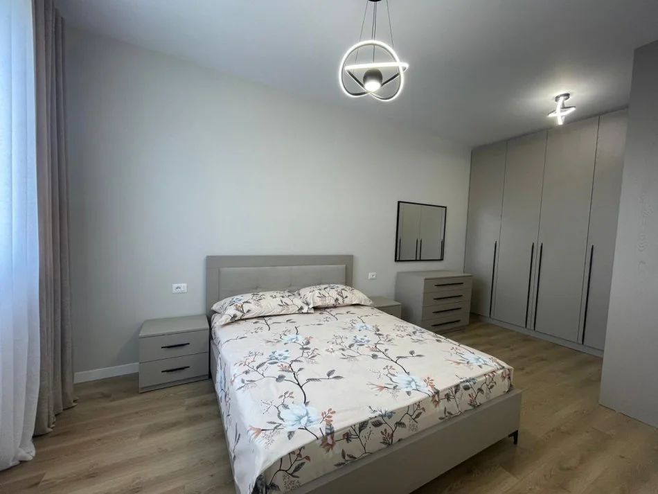 Tirane, jepet me qera apartament 1+1 Kati 6, 70 m² 550 € (RRUGA FEIZI HIMZO)