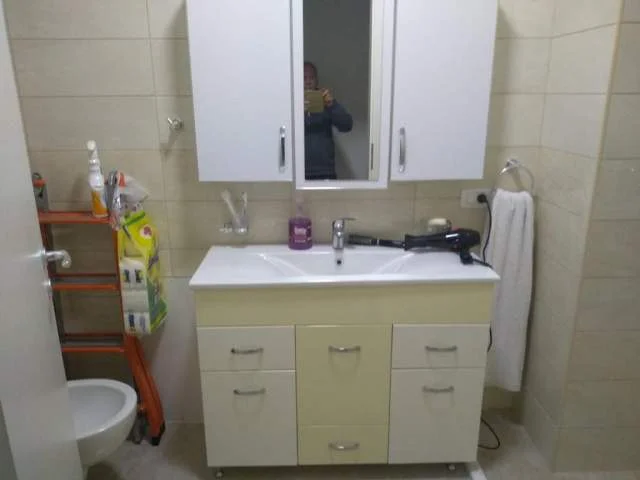 Tirane, jepet me qera apartament 2+1+BLK Kati 2, 90 m² 450  (Rr. Siri Kodra)