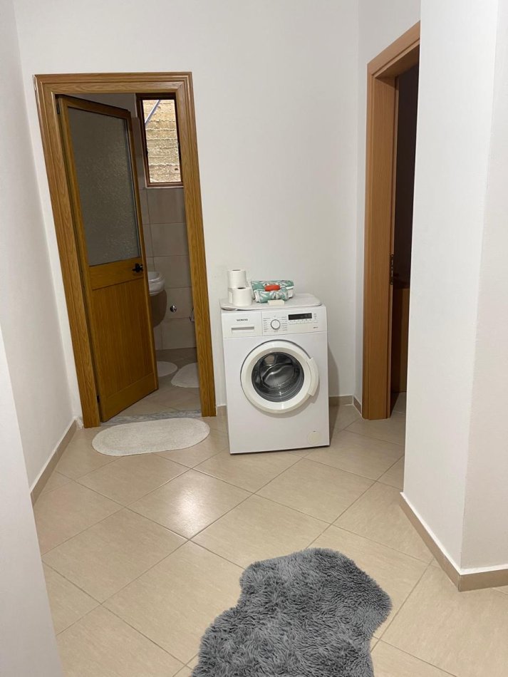 Tirane, jap me qera shtepi 1+1+Aneks+Ballkon Kati 1, 70 m² 350 € (Leka e madh)