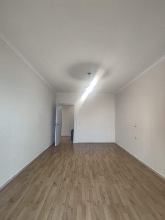 Tirane, shitet apartament 2+1+BLK Kati 2, 103 m² 115.000 Euro (Prane qendres Kristal)
