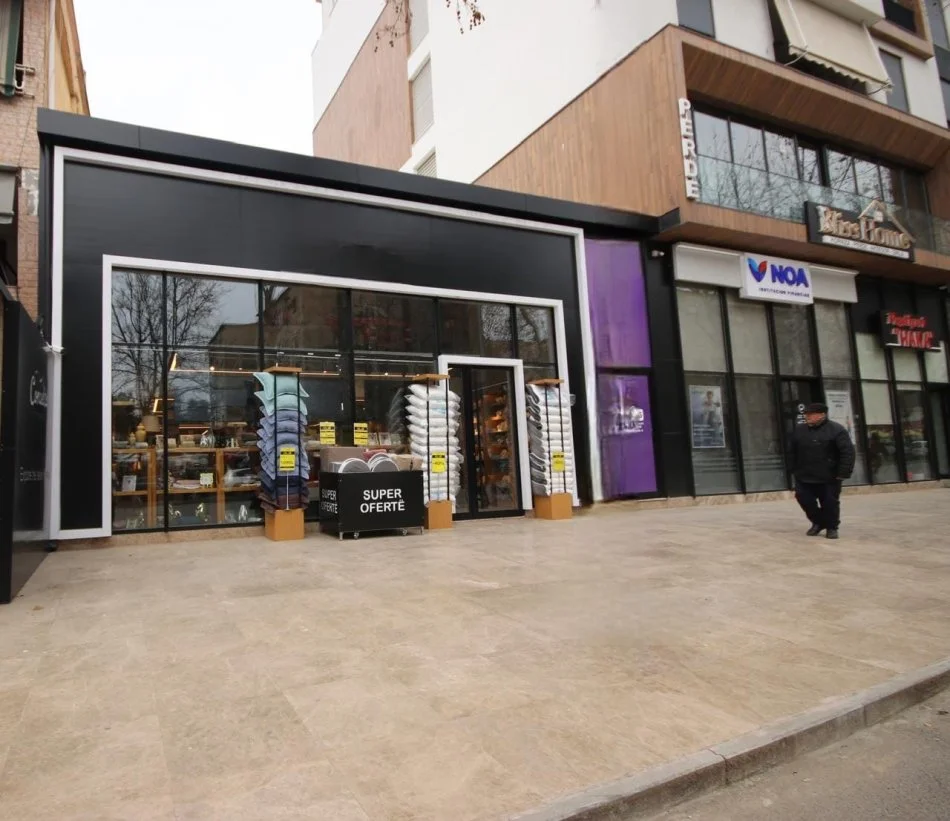 Tirane, shes dyqan Kati 0, 187 m² (Rruga e Dibres)