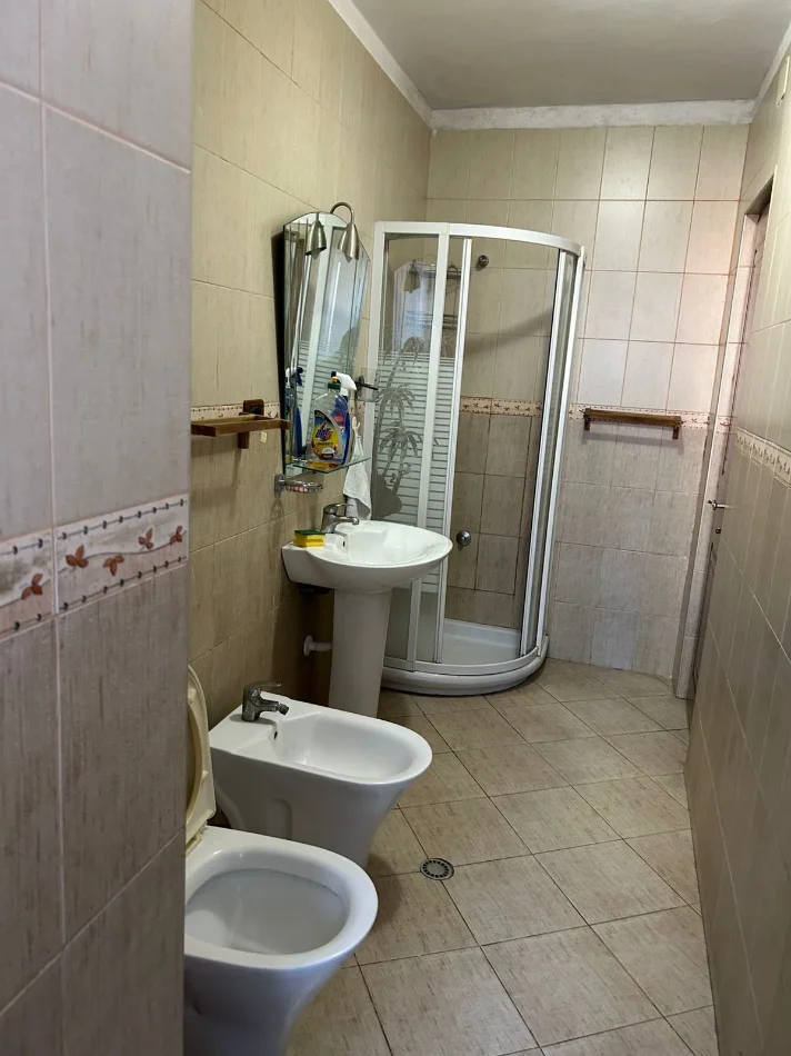 Tirane, jepet me qera apartament 2+1 Kati 5, 80 m² 600 € (Bulevardi Zogu I)