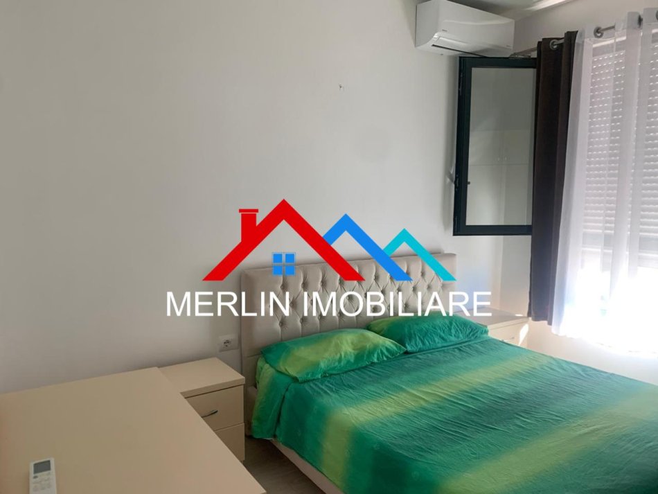 Tirane, jepet me qera apartament 3+1 Kati 5, 105 m² 600 € (RRUGA ALEKSANDER MOISIU,KINOSTUDIO)