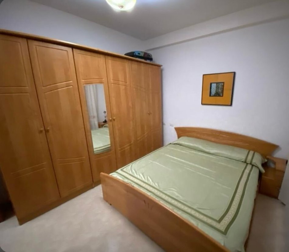 Tirane, jepet me qera apartament 1+1 Kati 8, 75 m² 550 € (don bosko)