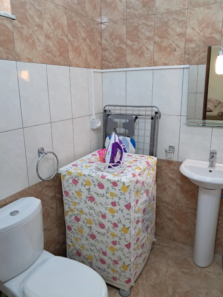 Tirane, jepet me qera apartament 2+1 Kati 2, 100 m² 650 € (LIQENI I THATE,RRUGA HIQMET BUZI)