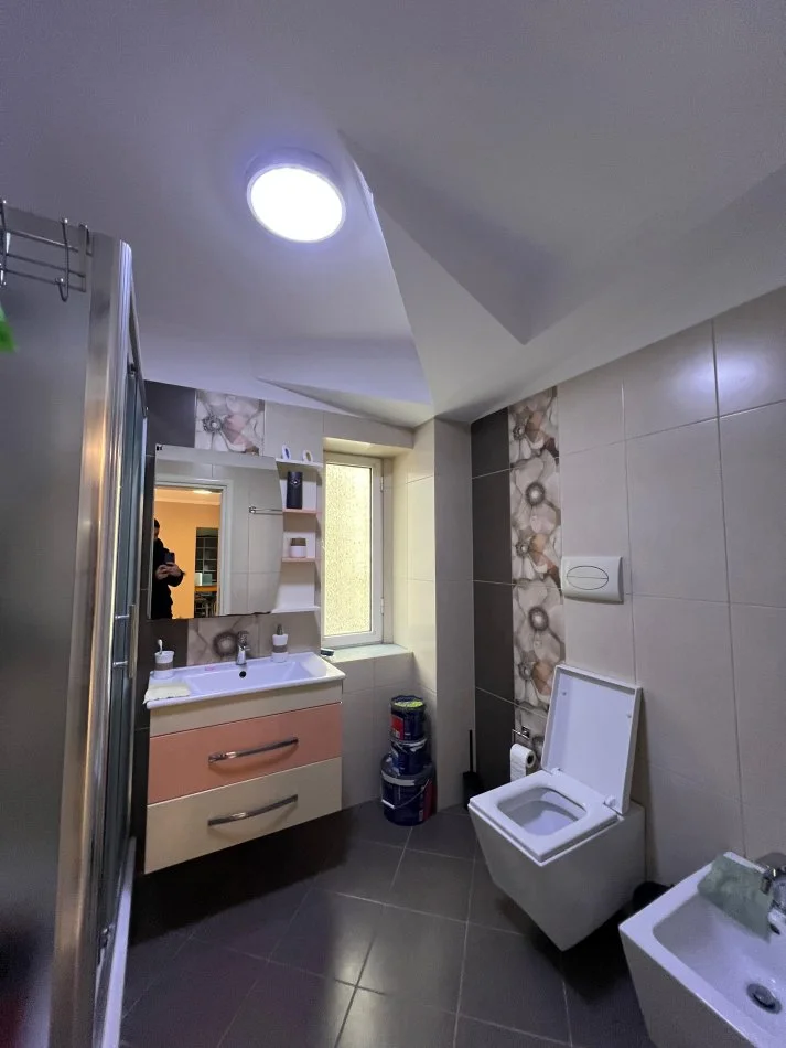 Tirane, jepet me qera apartament 2+1 Kati 3, 76 m² 900 € (Bulevardi Zogu i 1)