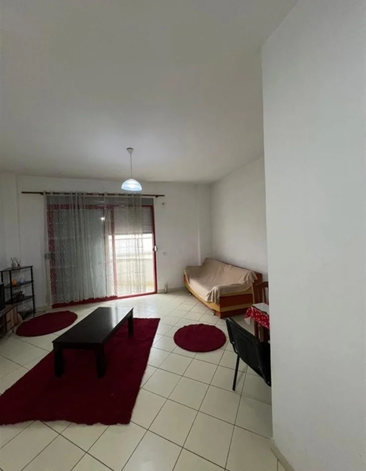 Tirane, jepet me qera apartament 1+1+Ballkon Kati 6, 65 m² 370 € 