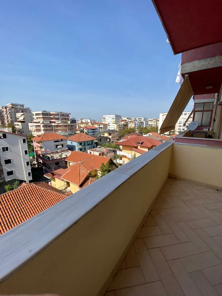 Tirane, jepet me qera apartament 2+1+Ballkon Kati 3, 100 m² 550 € (Don Bosko)