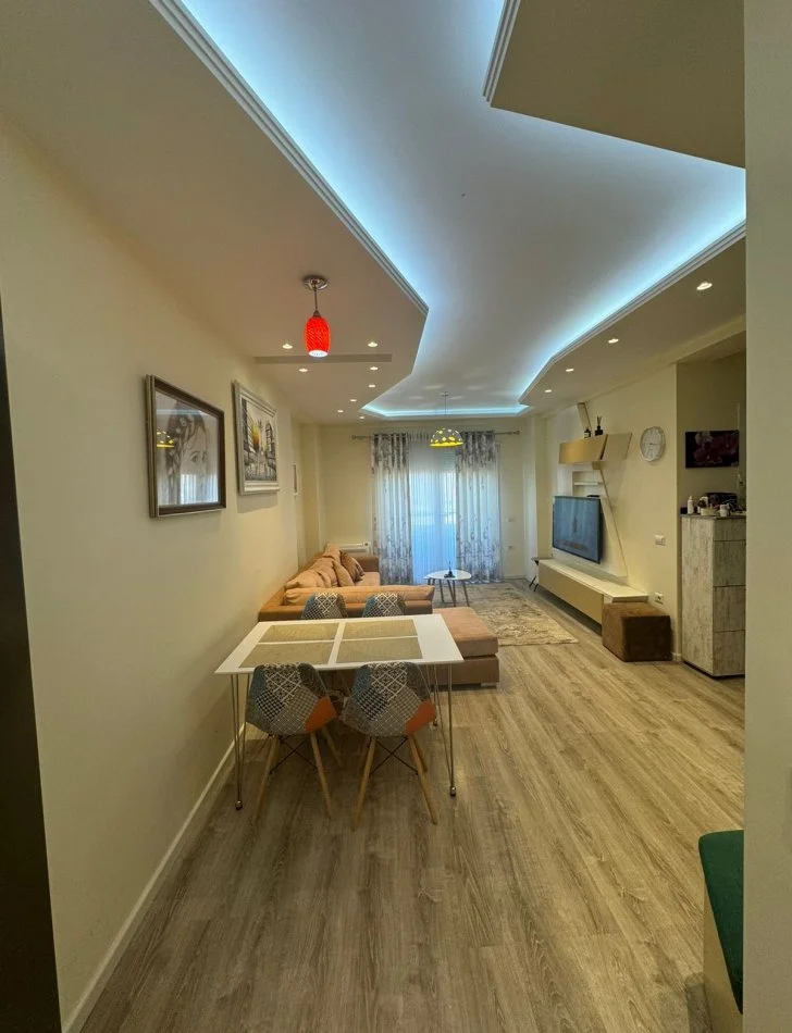 Tirane, jepet me qera apartament 1+1 Kati 6, 75 m² 850 € (Komuna e Parisit)