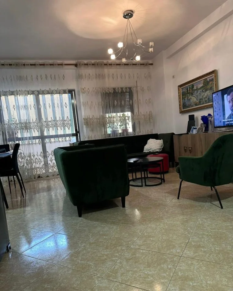 Tirane, jepet me qera apartament 2+1 Kati 4, 107 m² 750 € 