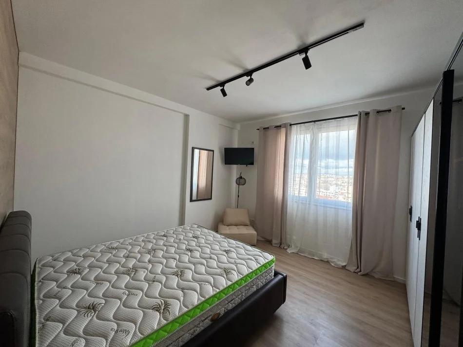 Durres, shitet apartament 1+1 Kati 9, 75 m² 110.000 € (pavarsia)