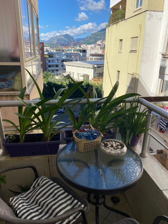 Tirane, shitet apartament 2+1 Kati 7, 94 m² 165.000 € (Restorant Fresku)