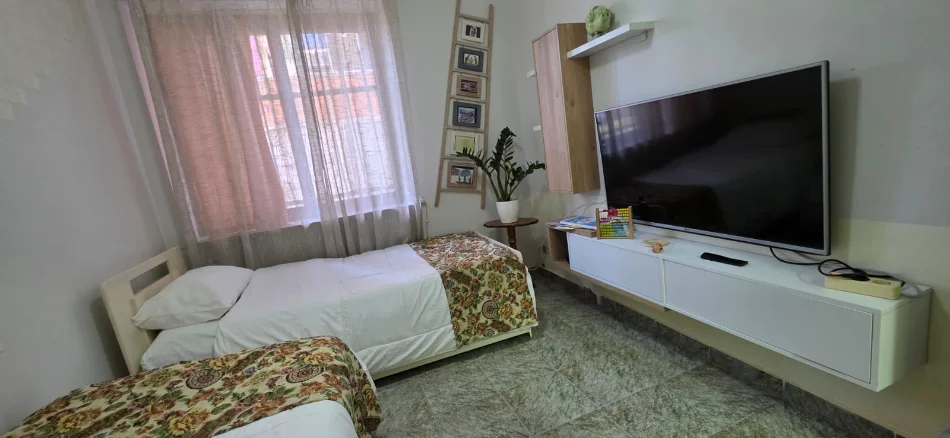 Tirane, jepet me qera apartament 2+1 Kati 1, 120 m² 650 € (Stadiumi Dinamo)