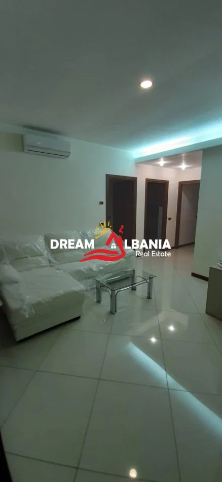 Tirane, jepet me qera apartament 1+1 Kati 2, 80 m² 450 € (ne Kinostudio, prane “Kopshtit Lala”)