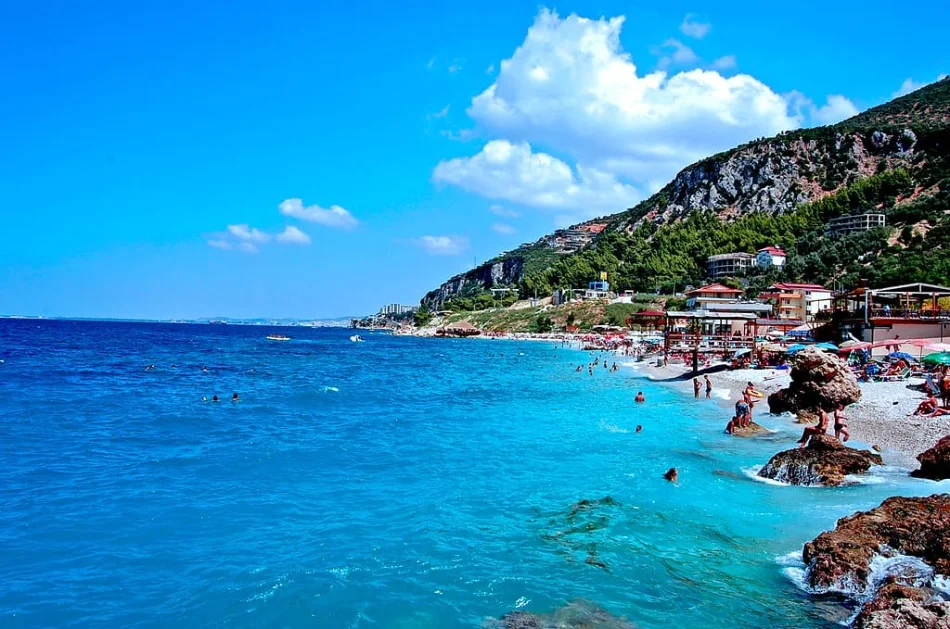 Vlore, shitet garsonier 1+1 , 38 m² 90.000 € (Plazhi Jonufres)