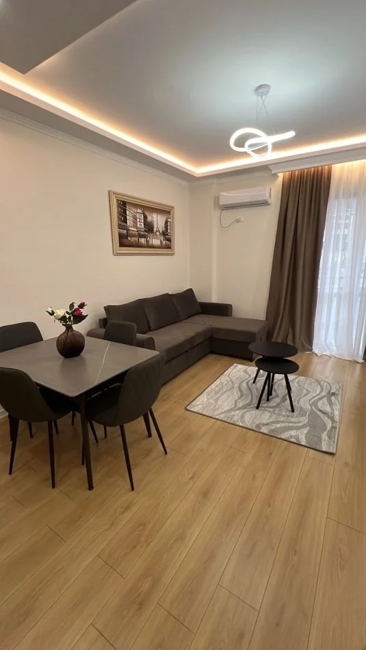 Tirane, jepet me qera apartament 1+1 Kati 6, 62 m² 400 € (Rruga” Shefqet Kuka”)