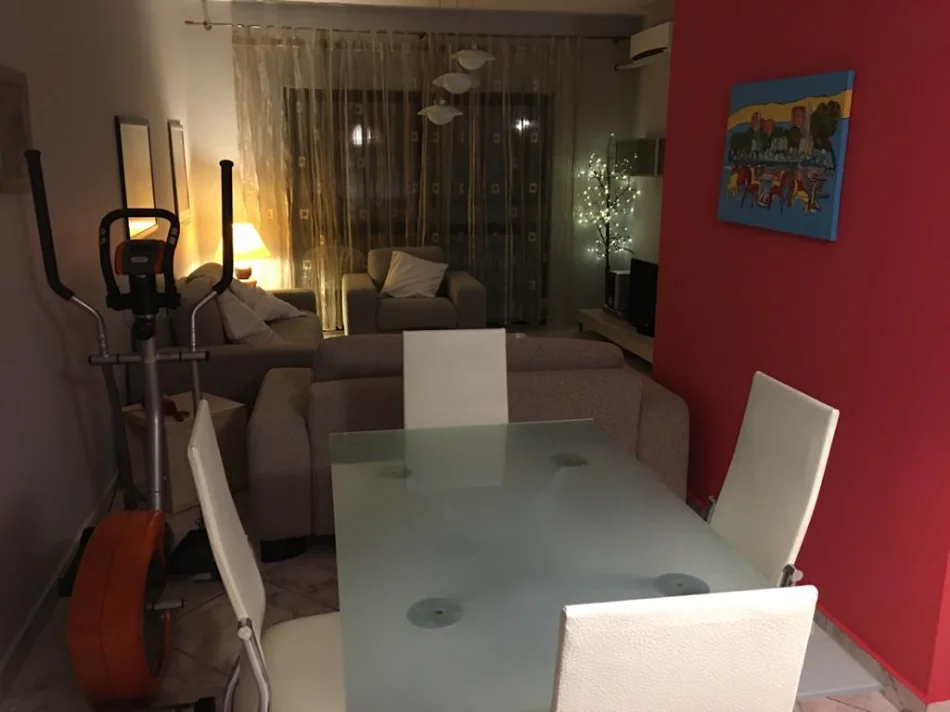 Tirane, jepet me qera apartament 1+1 Kati 2, 70 m² 750 € (Liceu Artistik)