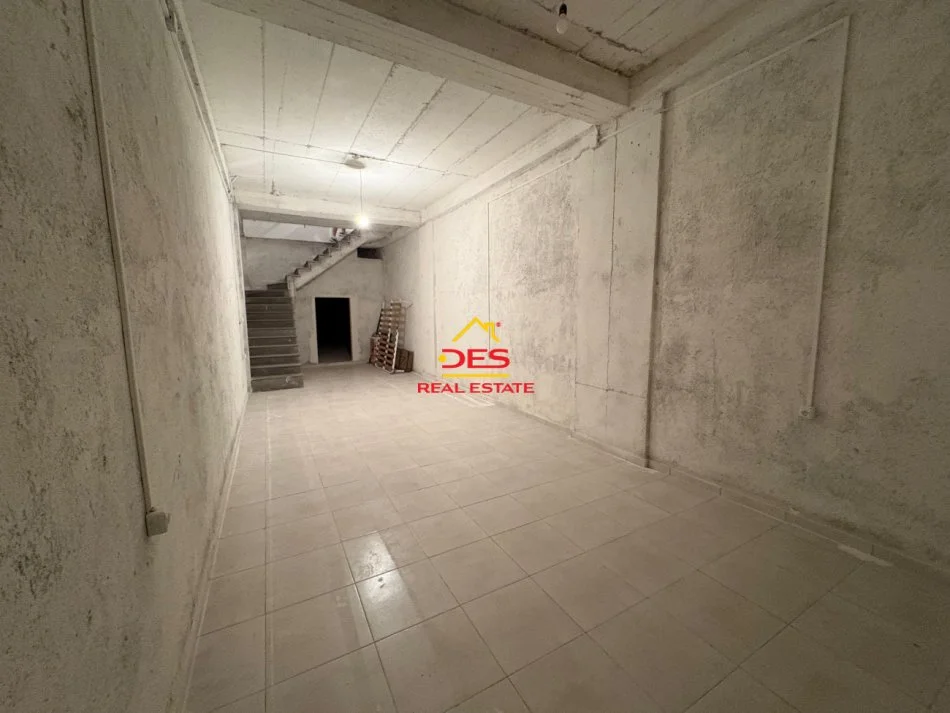 Vlore, shitet ambjent biznesi Kati 0, 140 m² 195.000 € (Bulevardi Ismail Qemali)