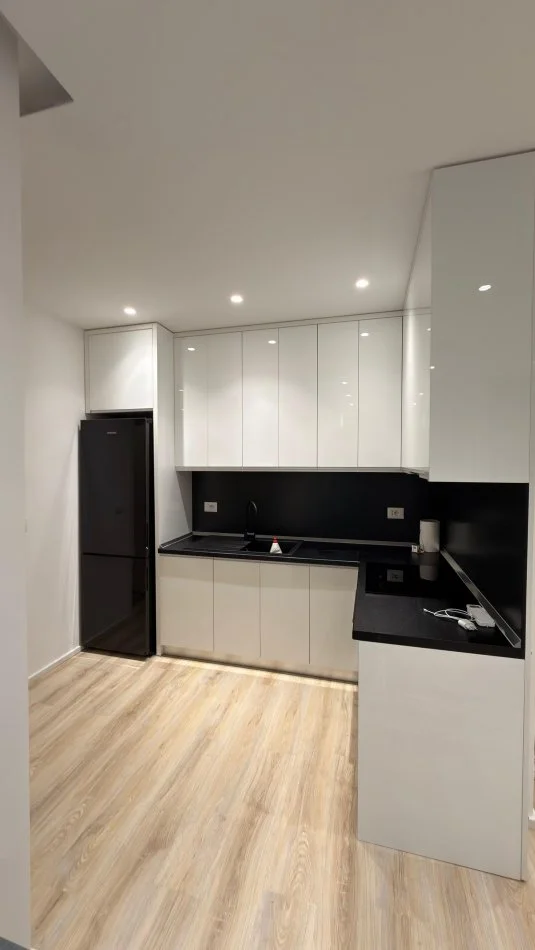 Tirane, jepet me qera apartament 1+1 Kati 2, 63 m² 550 € (Residenca Klensi Astir)