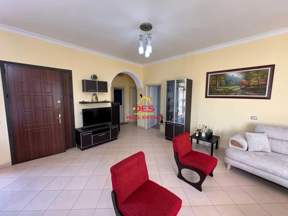 Vlore, jepet me qera shtepi 1+1+Ballkon Kati 2, 70 m² 350 € (Rruga Dervish Hekali)