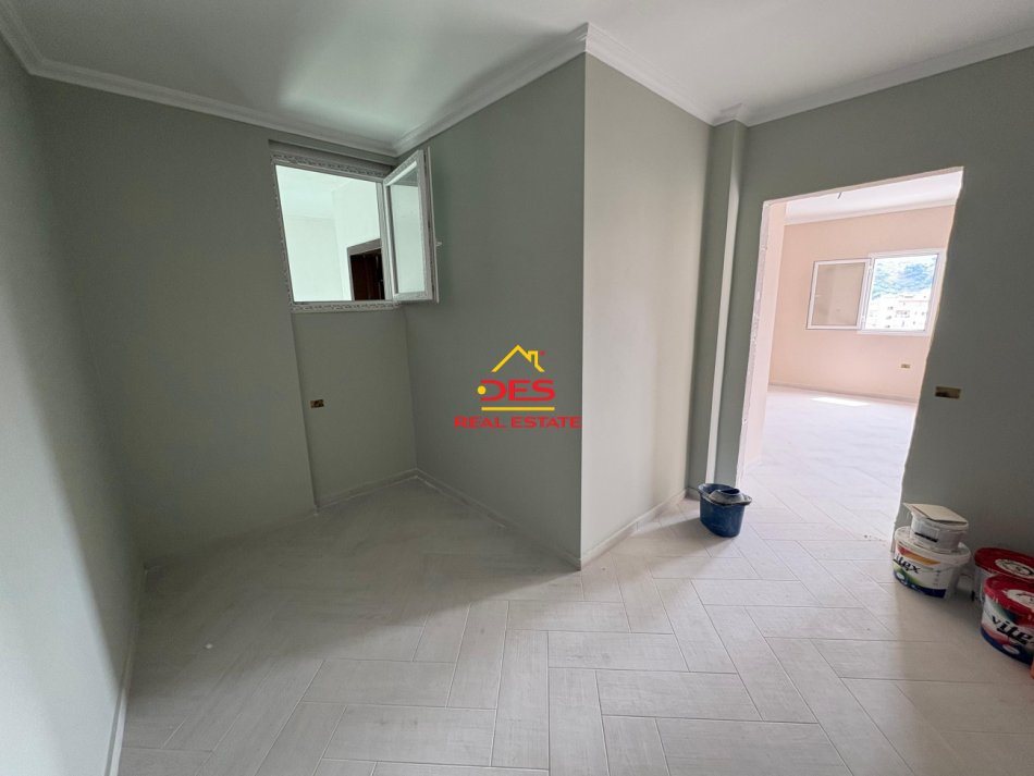 Vlore, shitet apartament+verande | Penthouse 2+1+Ballkon Kati 10, 123 m² 135.000 € (Rruga Gjergj Kastrioti)