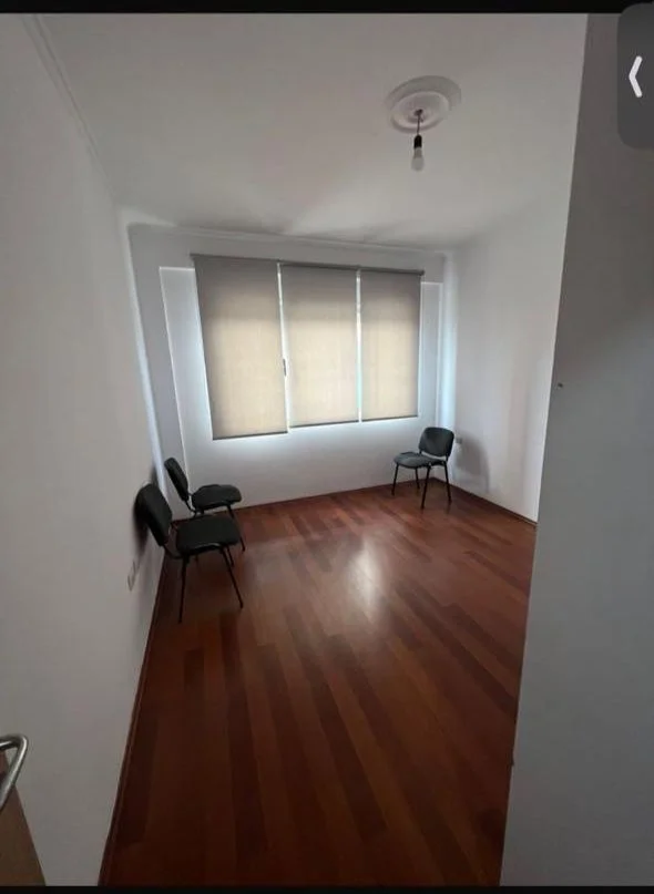 Tirane, jepet me qera apartament 3+1+Ballkon Kati 1, 140 m² 750 € 