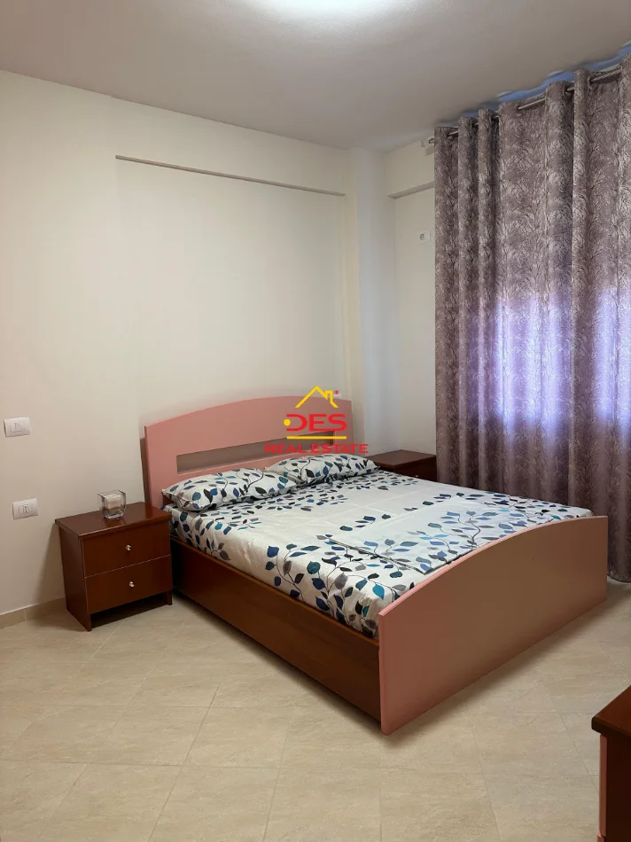 Vlore, jepet me qera apartament 1+1+Ballkon Kati 2, 70 m² 450 € (Lungomare)
