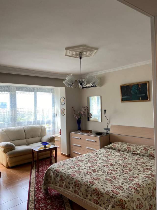 Tirane, jepet me qera apartament 2+1+BLK Kati 4, 120 m² 700 Euro (rruga Xhorxh Bush)