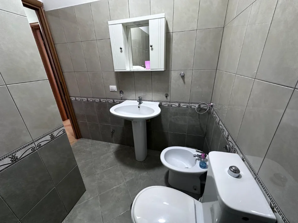 Durres, shitet garsonier Studio , (Golem)