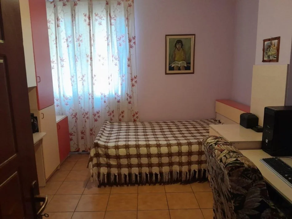 Tirane, shitet apartament 3+1+2,Kati 3, 120 m² 265,000 € (9-Katëshet)