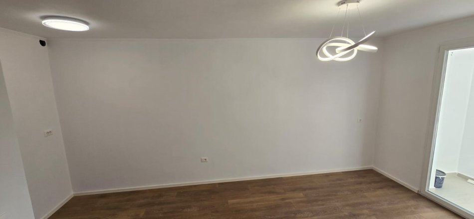 Tirane, shitet apartament 1+1 Kati 4, 59 m² 140.000 € (Rr Kongresi Lushnjes)