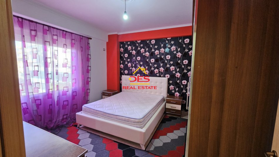 Vlore, jepet me qera apartament 1+1+Ballkon Kati 3, 70 m² 300 € (Rruga Gjergj Arianiti)