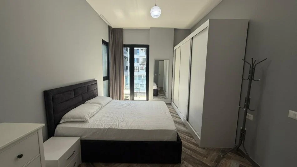 Tirane, jepet me qera apartament 3+1+Ballkon Kati 5, 145 m² 1.200 € (Square 21)