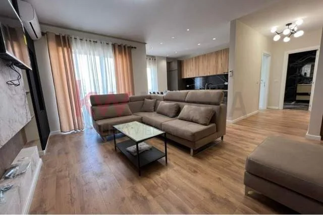 Tirane, jepet me qera apartament 2+1+BLK Kati 5, 100 m² 700 Euro (Don Bosko, Tiranë, Shqipëri)