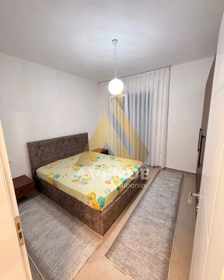Tirane, jepet me qera apartament 1+1 Kati 9, 450 € (KOMPLEKSI JOLLA ASTIR)