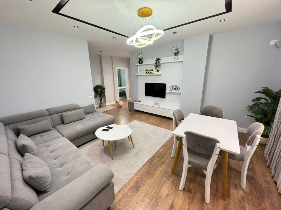 Tirane, jepet me qera 2+1 Kati 2, 100 m² 690 € (Prane Kompleksit Magnet, Rruga Frosina Plaku)