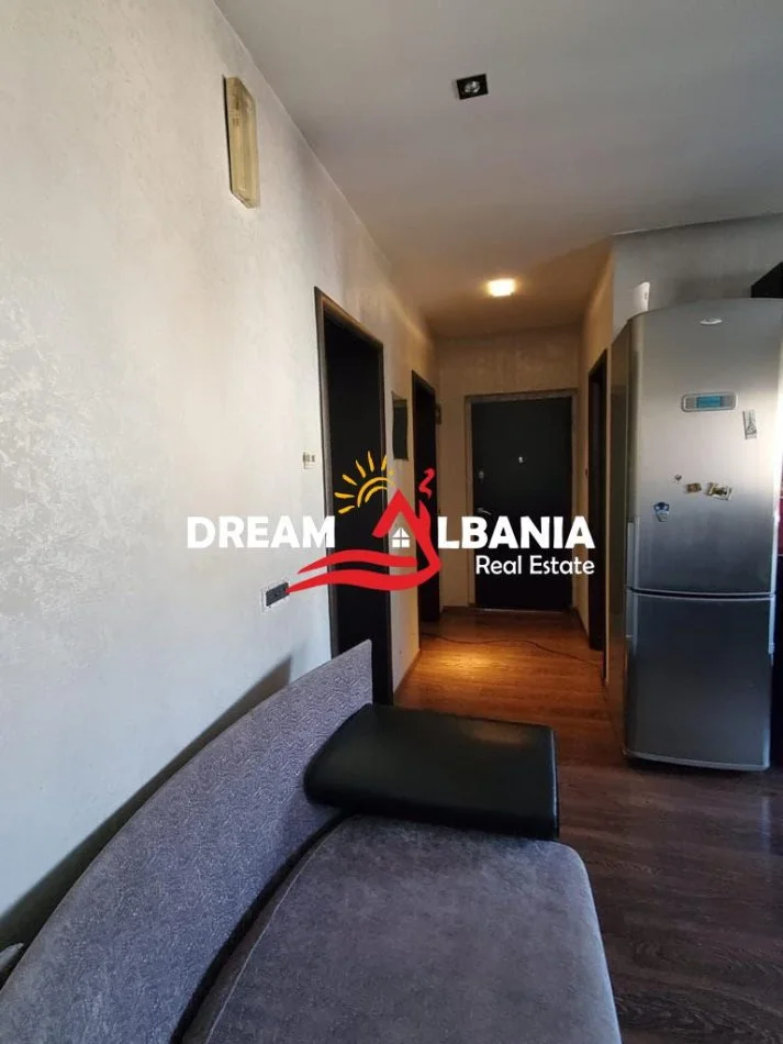 Tirane, jepet me qera apartament 2+1 Kati 4, 80 m² 650 € (Brryli)